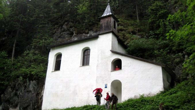 Wanderung vom Hotel „Weisses Roessl am Wolfgangsee“ Wanderung vom Hotel „Weisses Roessl am Wolfgangsee“